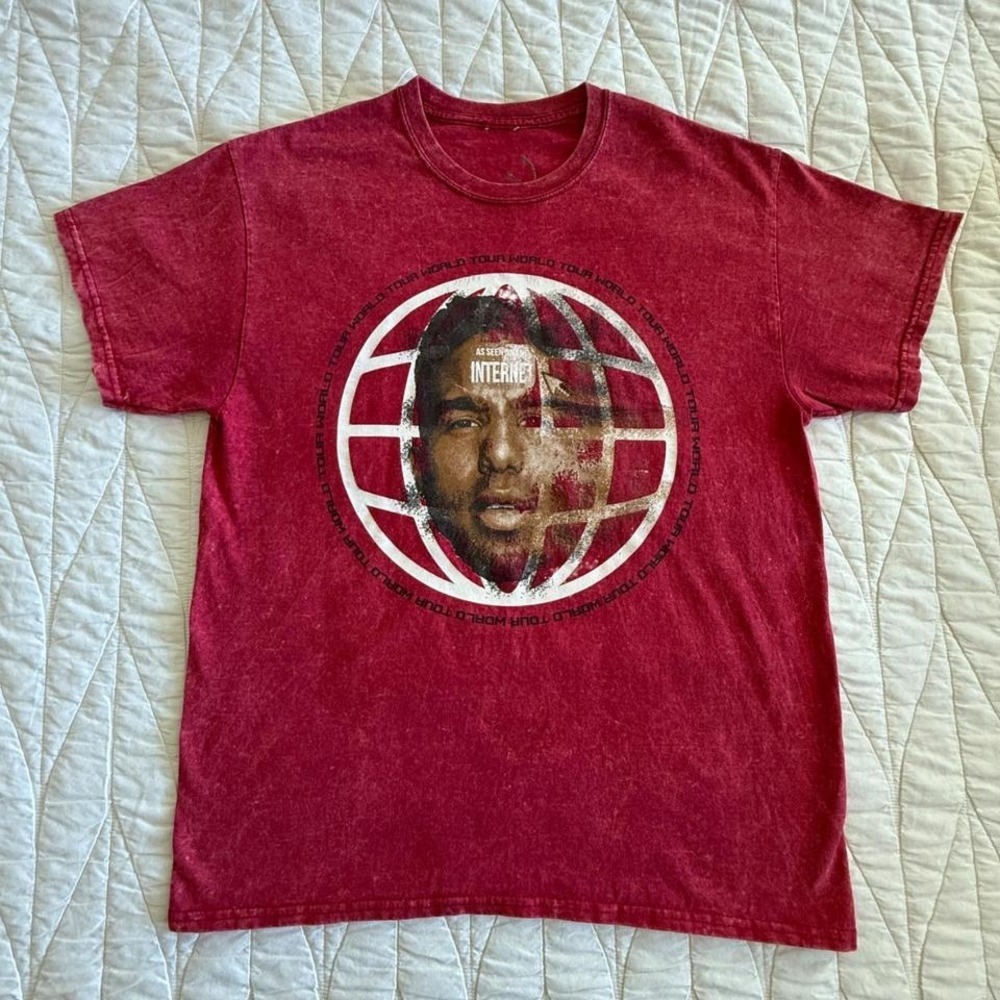 Futuristic As Seen On The Internet World Tour T-Shirt Mens Large Red Excellent